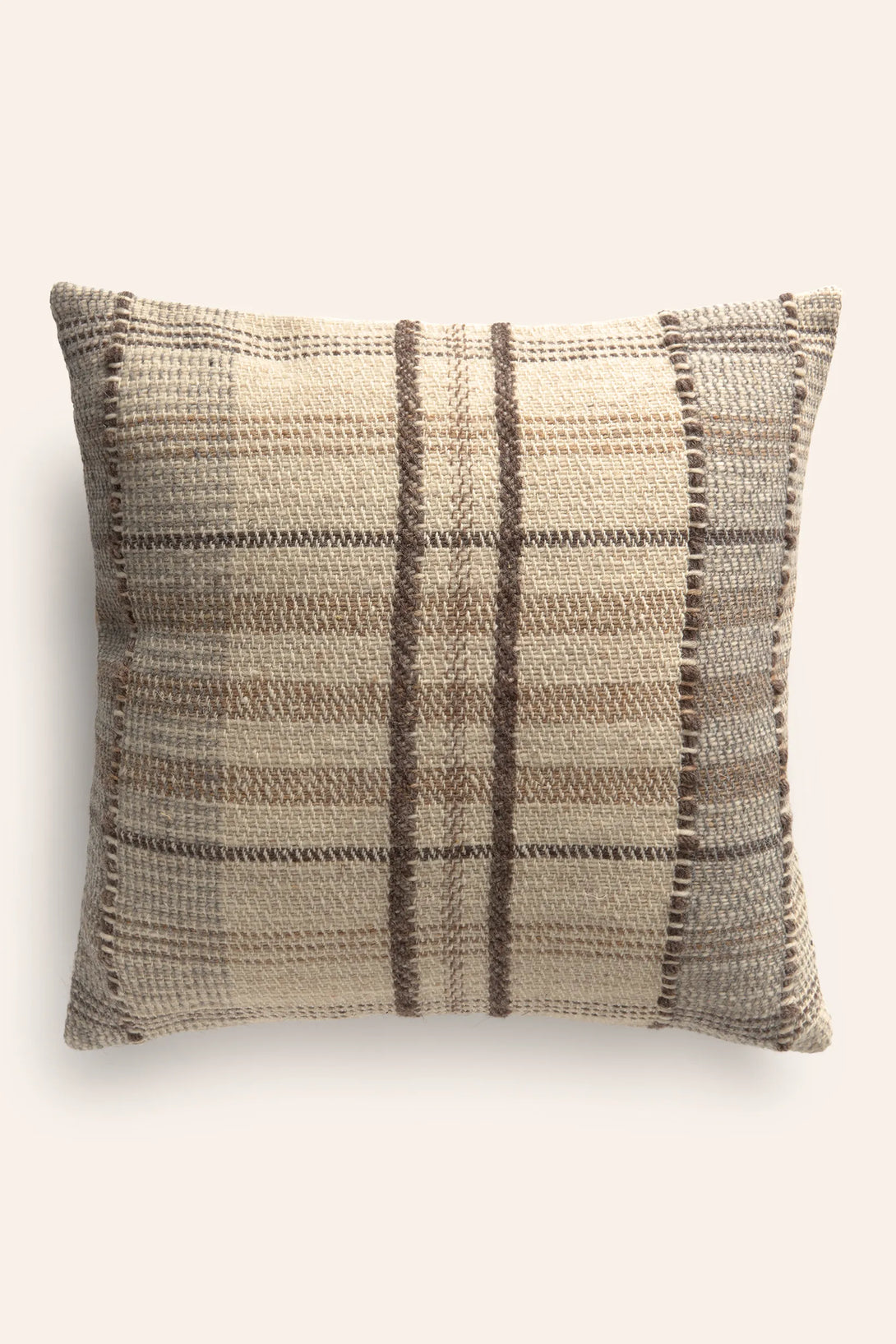 Funda de cojín de lana marrón a cuadros Montana-Calma House