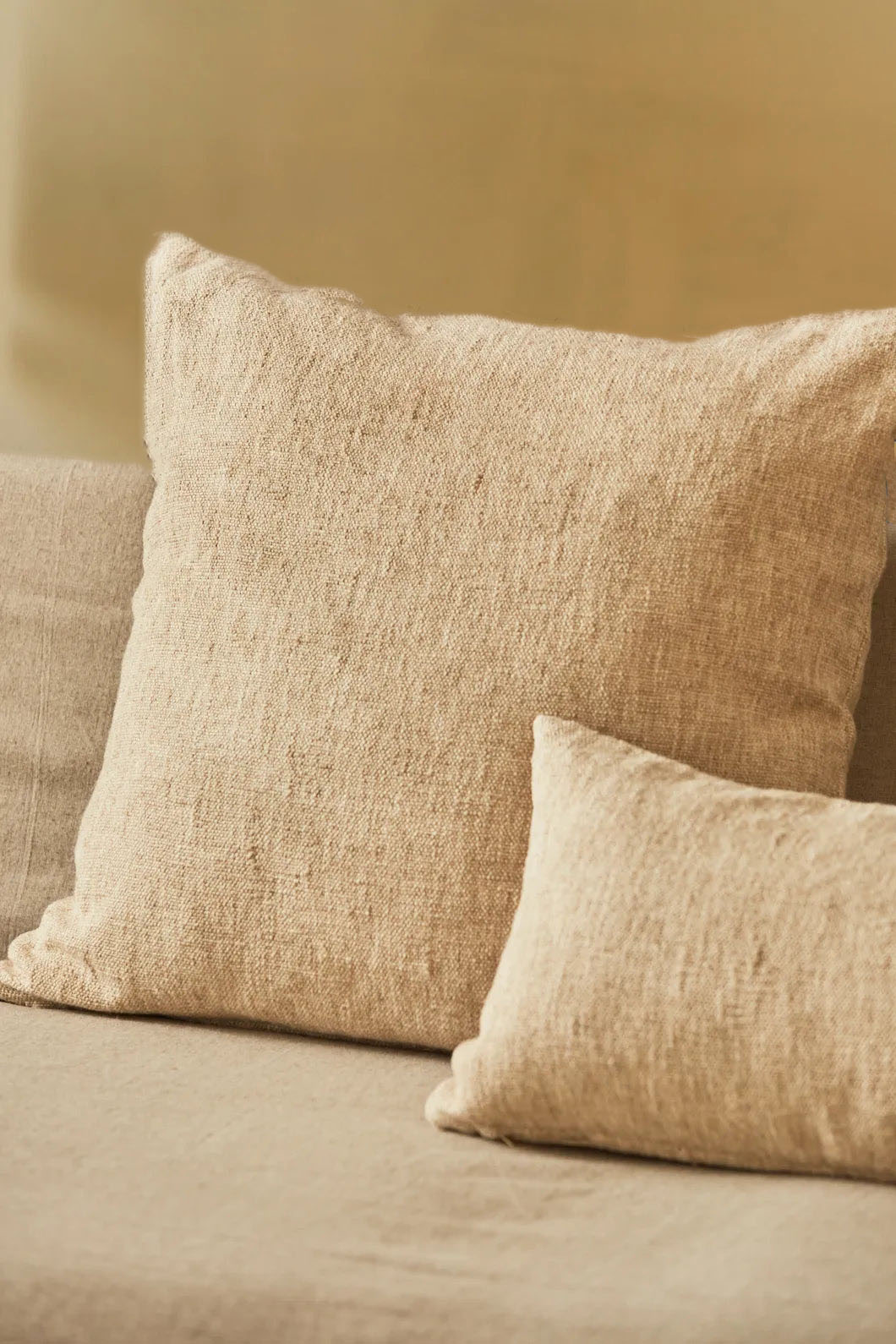 Funda de cojín de lino y algodón beige Arga-Calma House