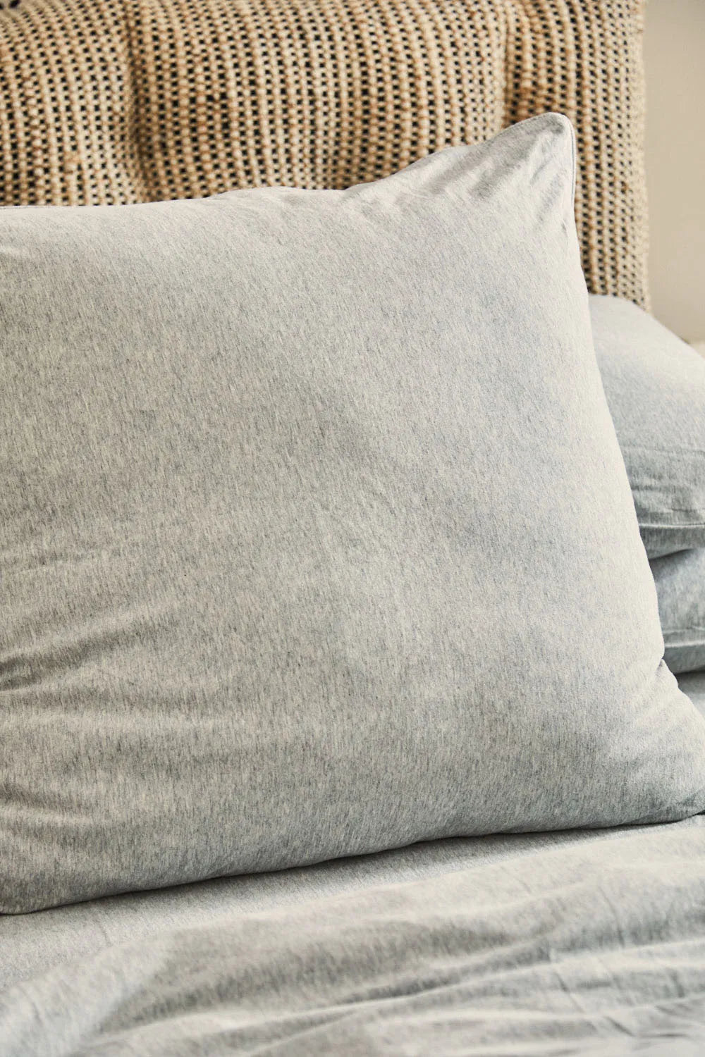 Funda de cojín de punto gris Jersey-Calma House