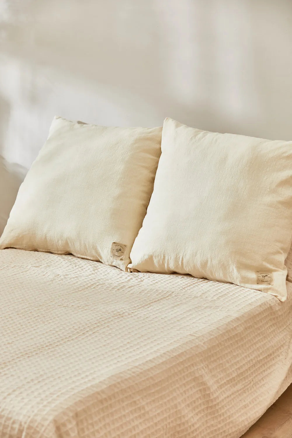 Funda de cojín grande de 80 cm cruda Gavema-Calma House