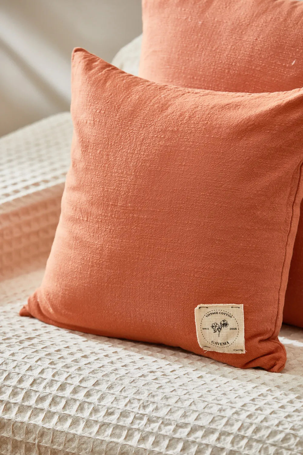 Funda de cojín tierra Gavema-Calma House