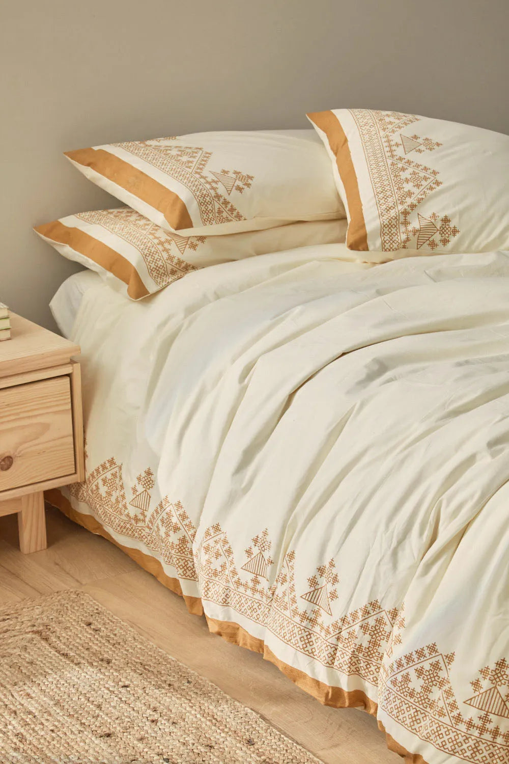 Funda nórdica + juego de almohada con print étnico mostaza Cairo-Calma House