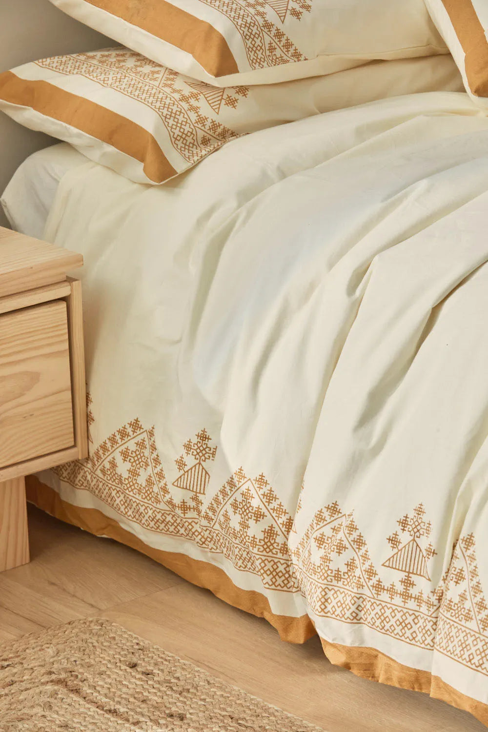 Funda nórdica + juego de almohada con print étnico mostaza Cairo-Calma House