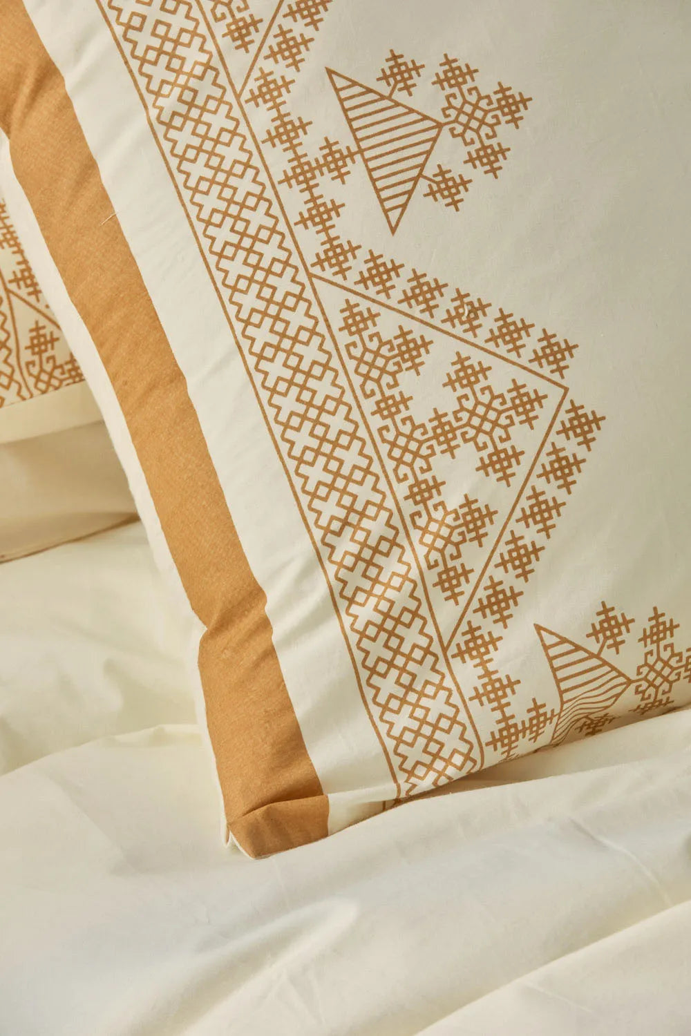 Funda nórdica + juego de almohada con print étnico mostaza Cairo-Calma House