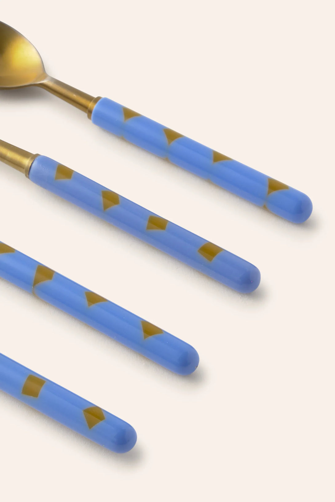 Juego de cubiertos azules Mango-Calma House