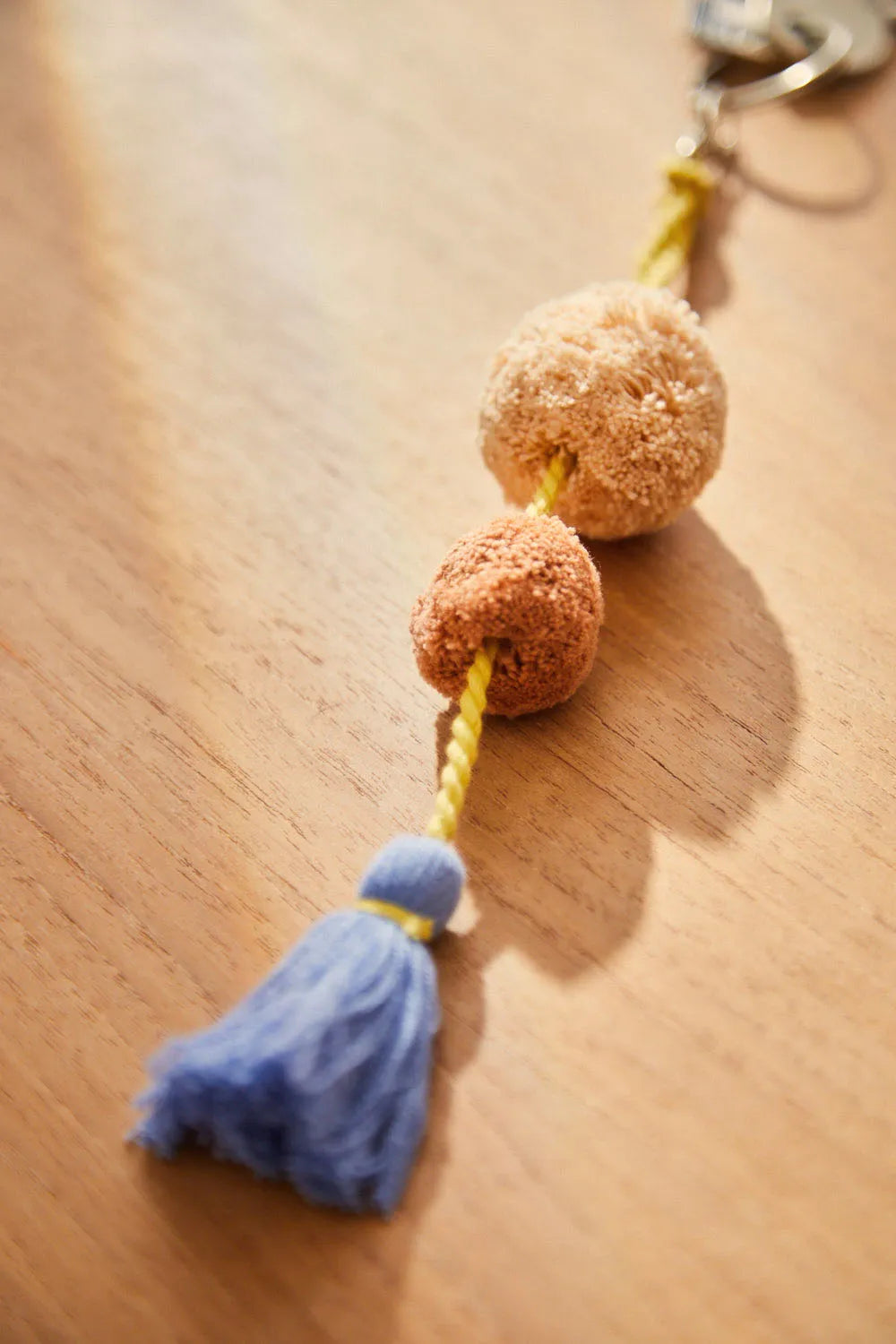 Llavero pompones azules Canicas-Calma House