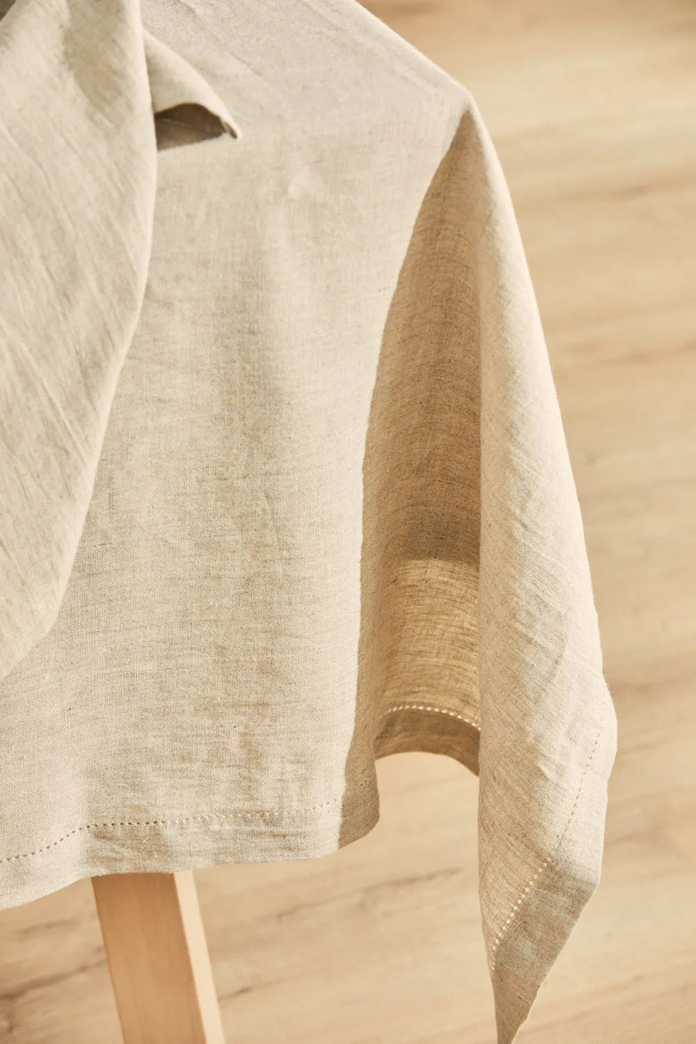Mantel de puro lino con vainica beige Lino-Calma House