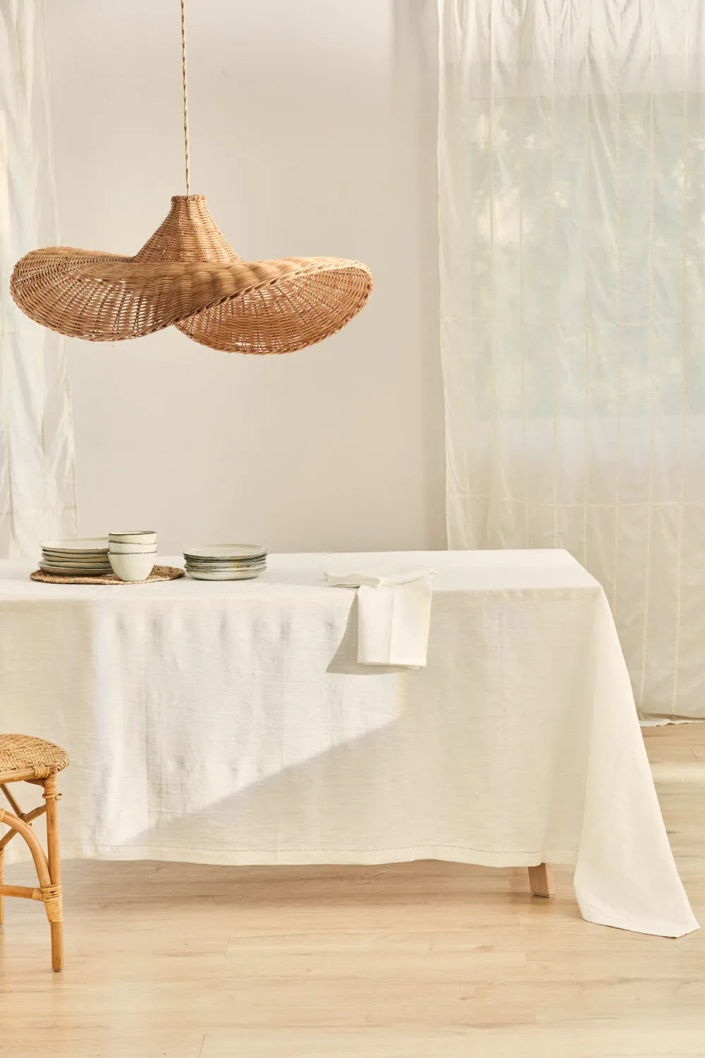 Mantel de puro lino con vainica crudo Lino-Calma House