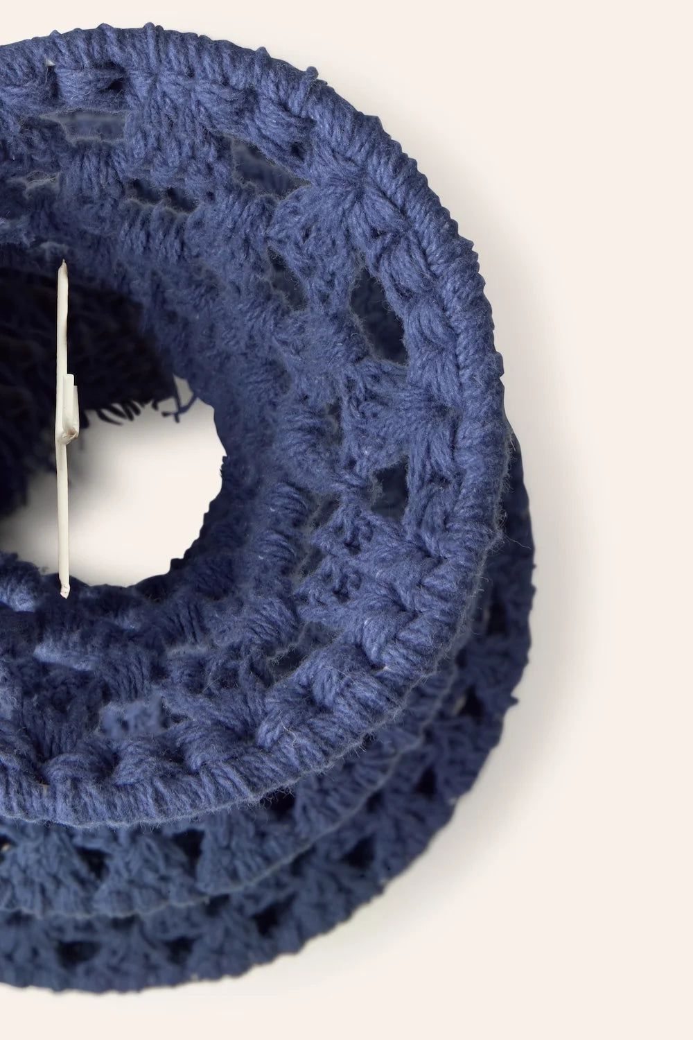 Pantalla mediana para lámpara de techo de crochet azul Pleko-Calma House