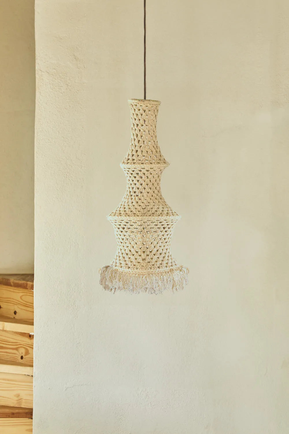 Pantalla mediana para lámpara de techo de crochet cruda Pleko-Calma House