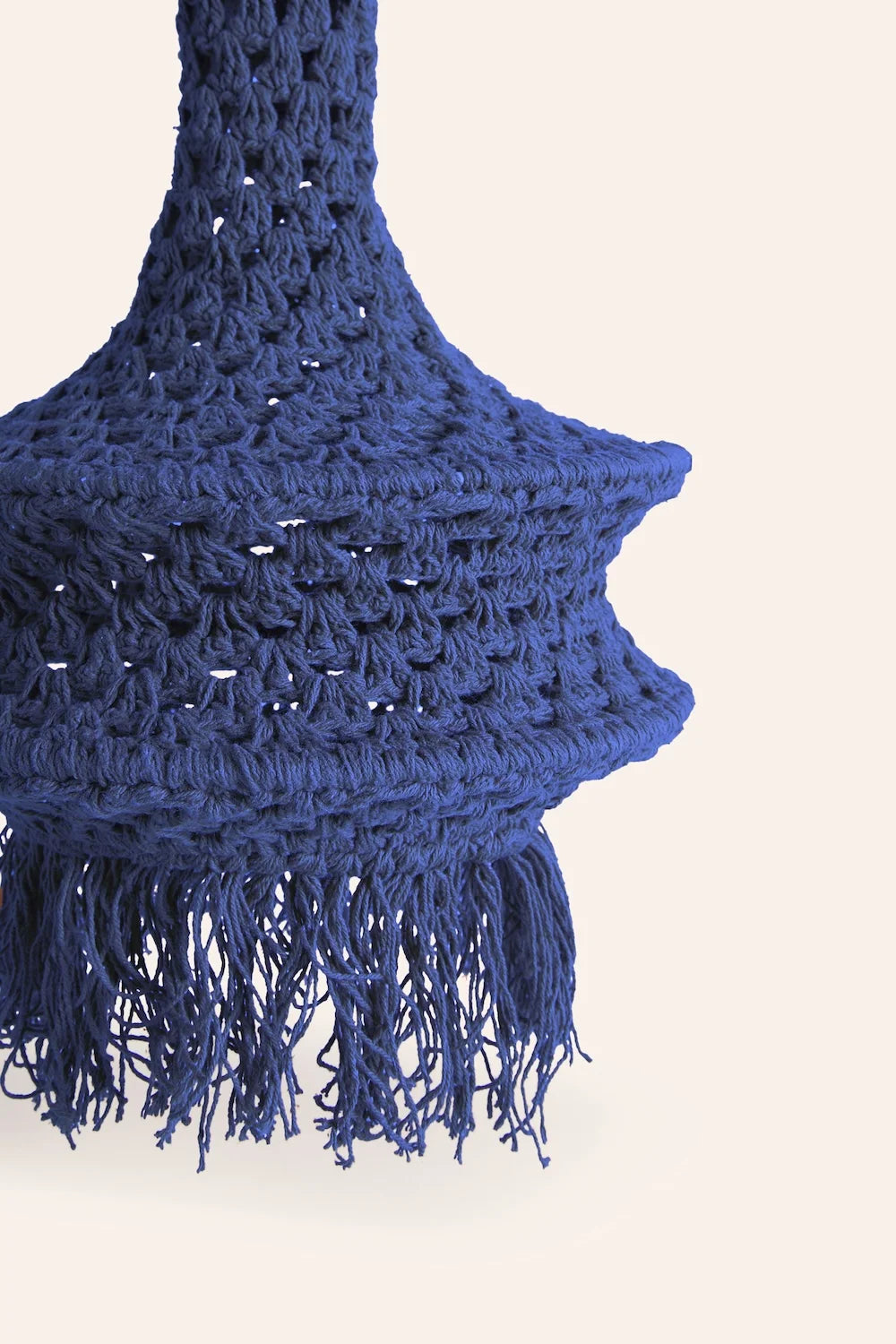 Pantalla pequeña para lámpara de techo de crochet azul Pleko-Calma House