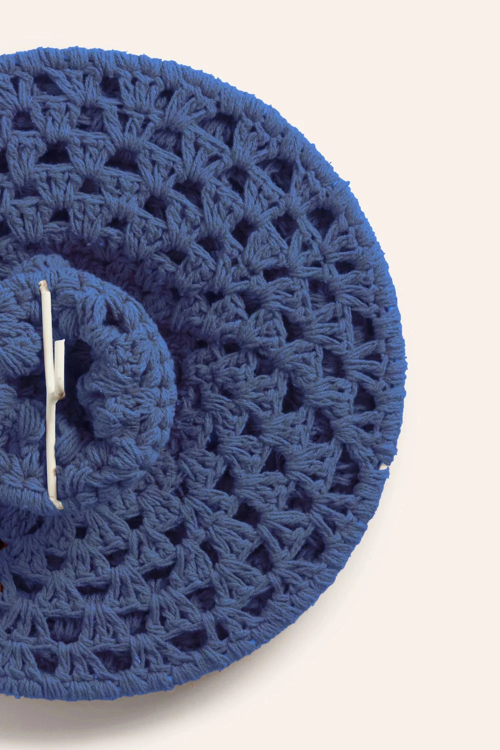 Pantalla pequeña para lámpara de techo de crochet azul Pleko-Calma House