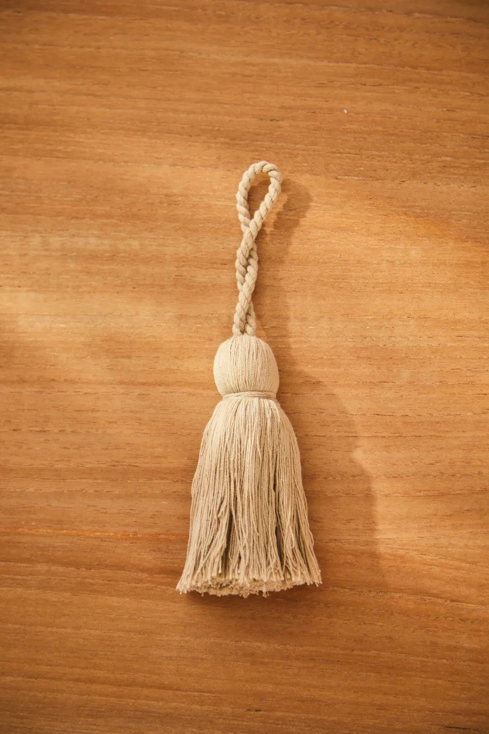 Pompón beige Horn-Calma House