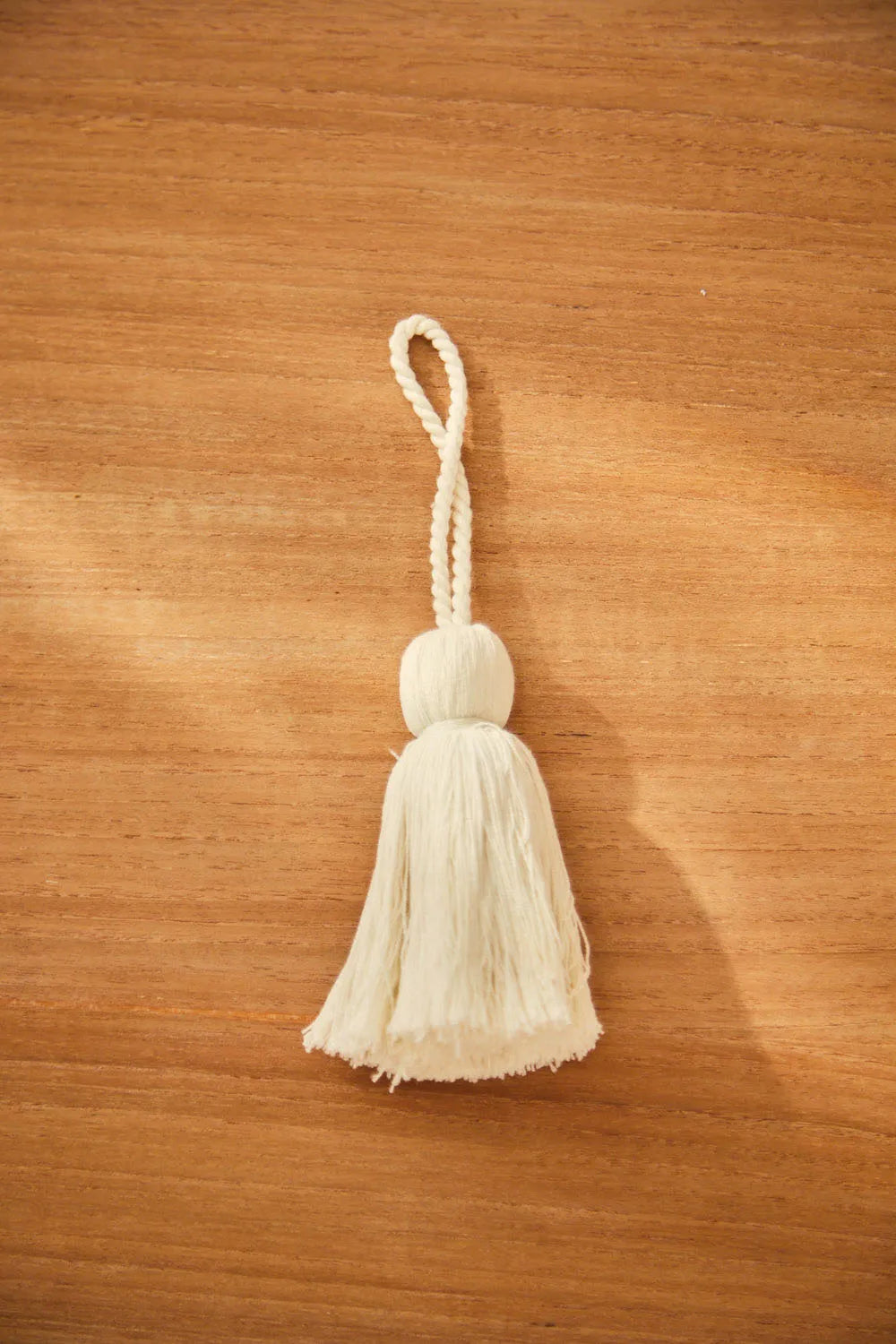 Pompón crudo Horn-Calma House