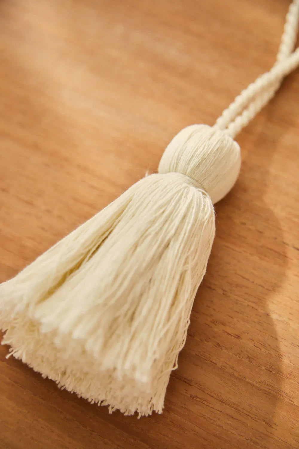 Pompón crudo Horn-Calma House