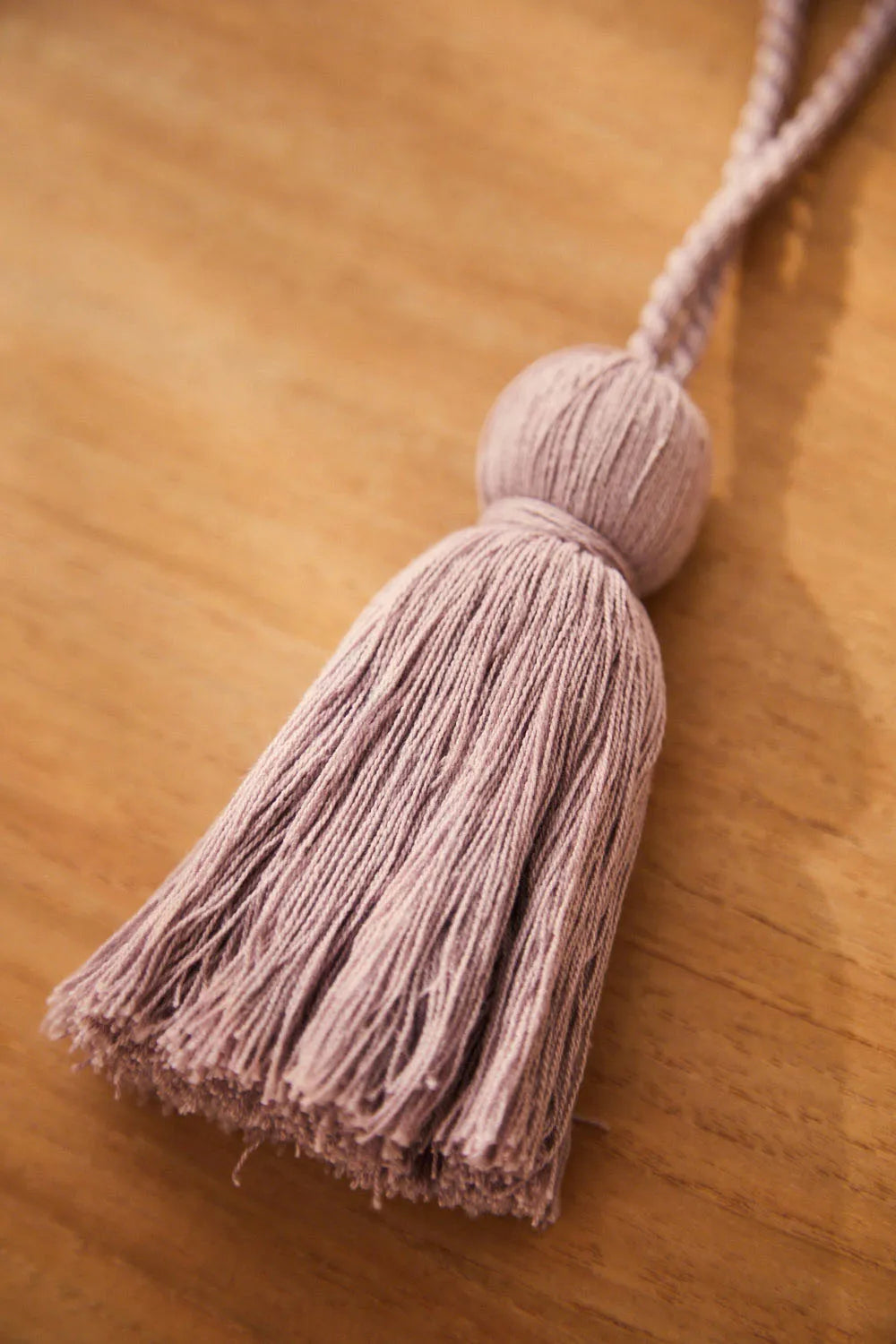 Pompón lila Horn-Calma House