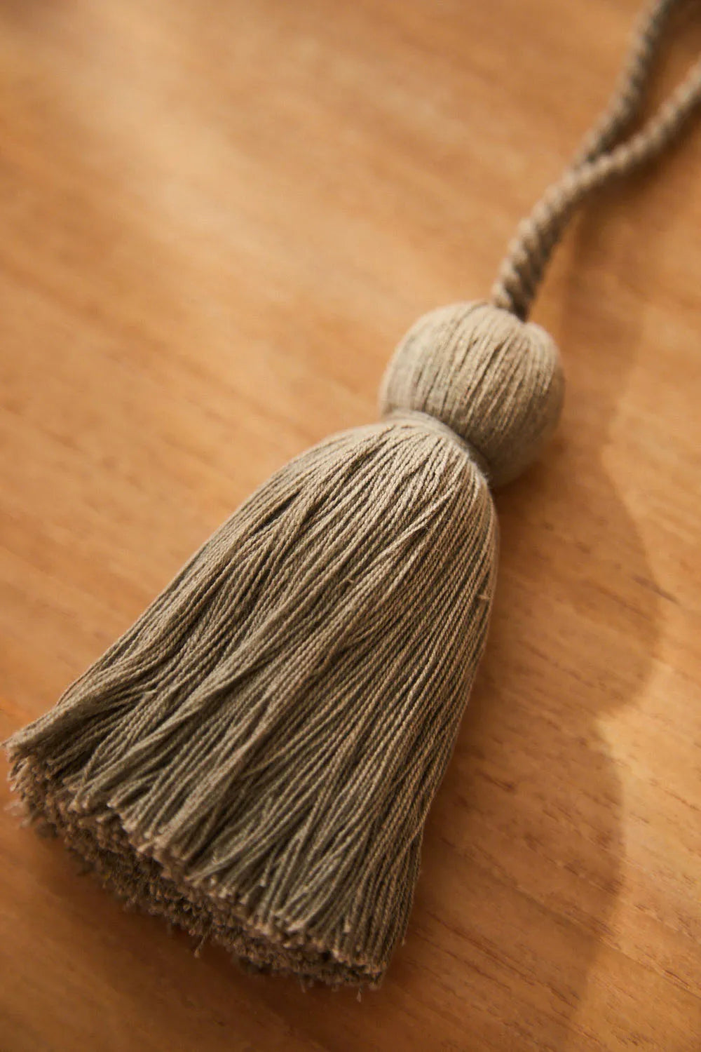 Pompón piedra Horn-Calma House