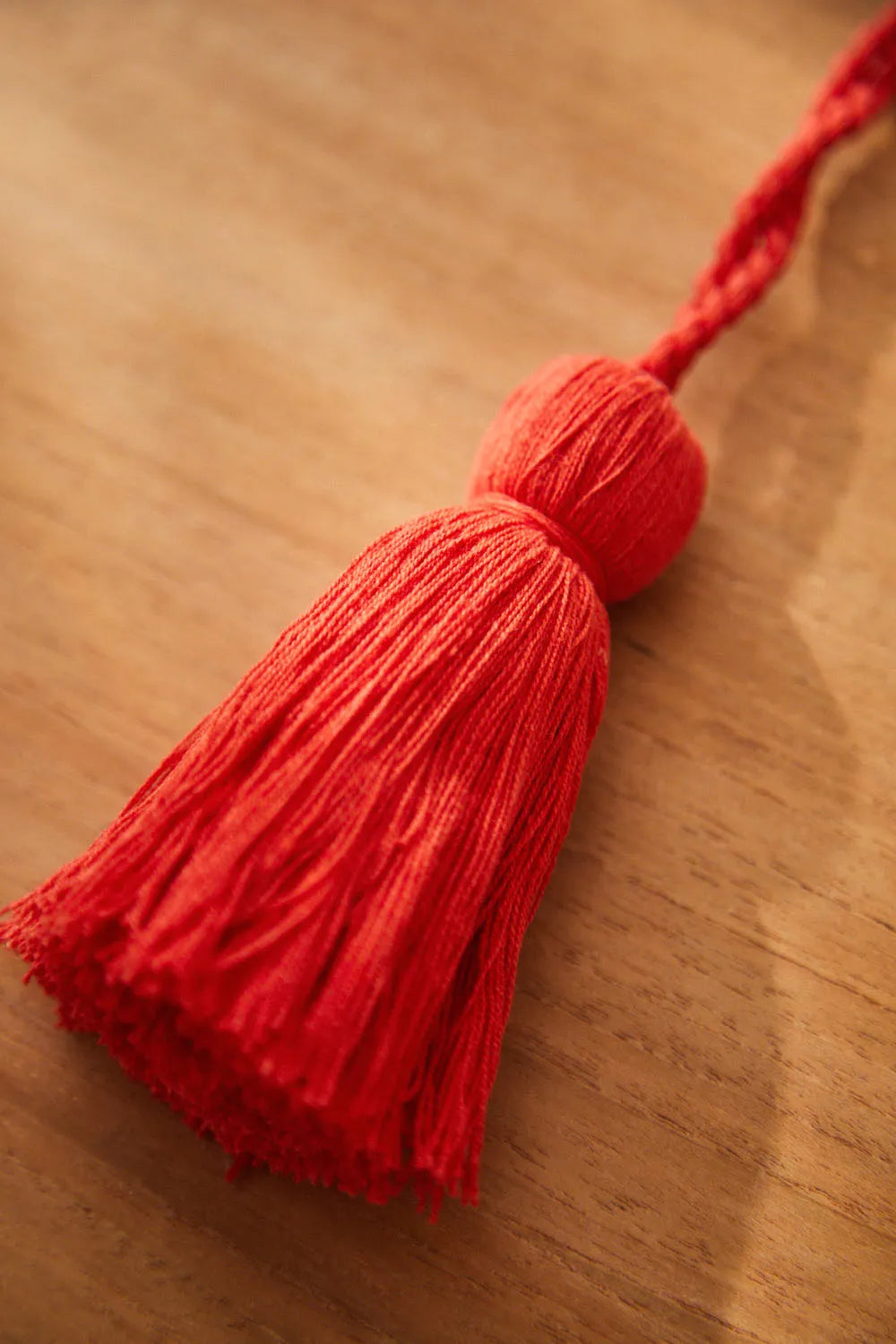 Pompón rojo Horn-Calma House