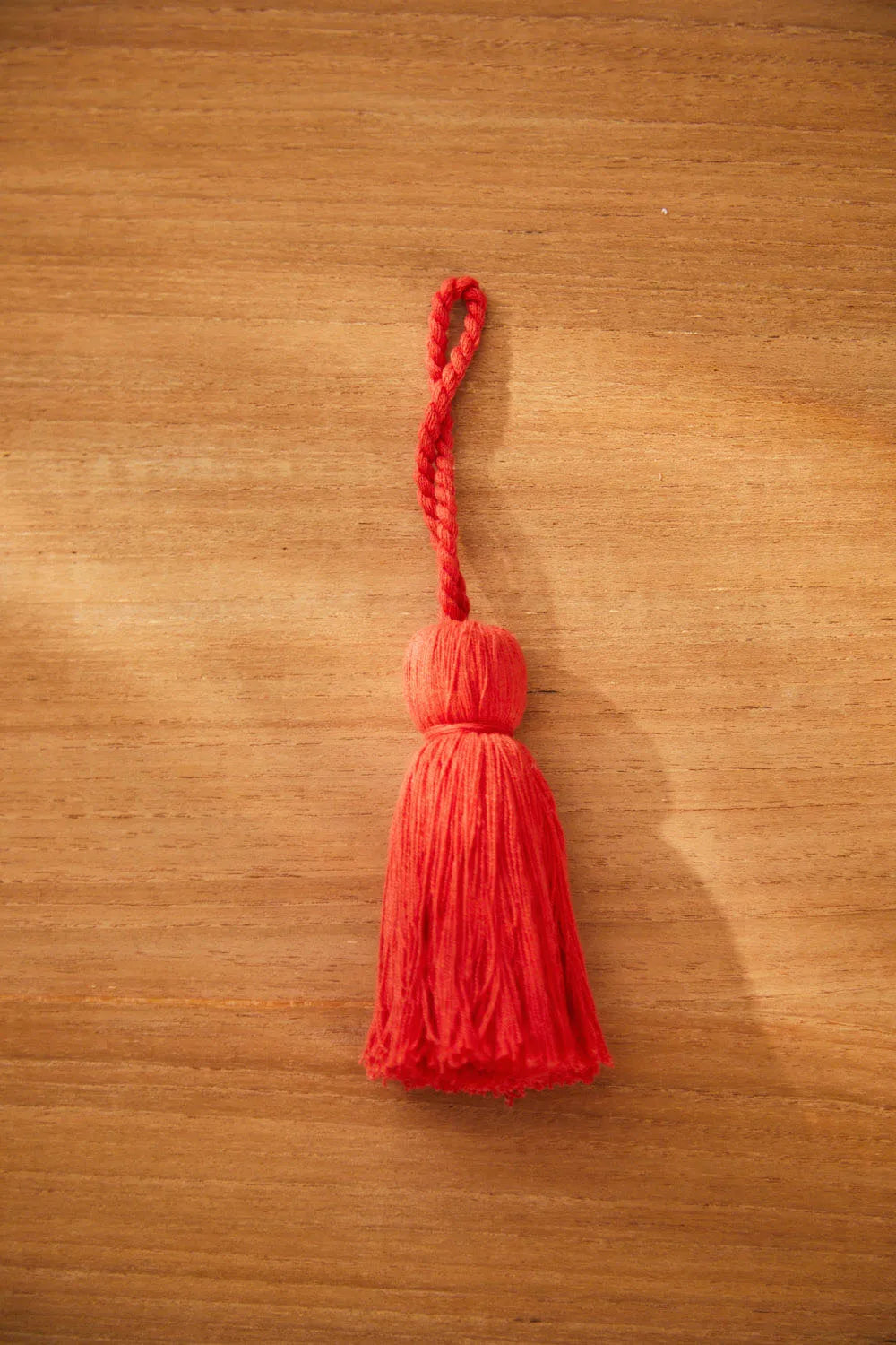 Pompón rojo Horn-Calma House