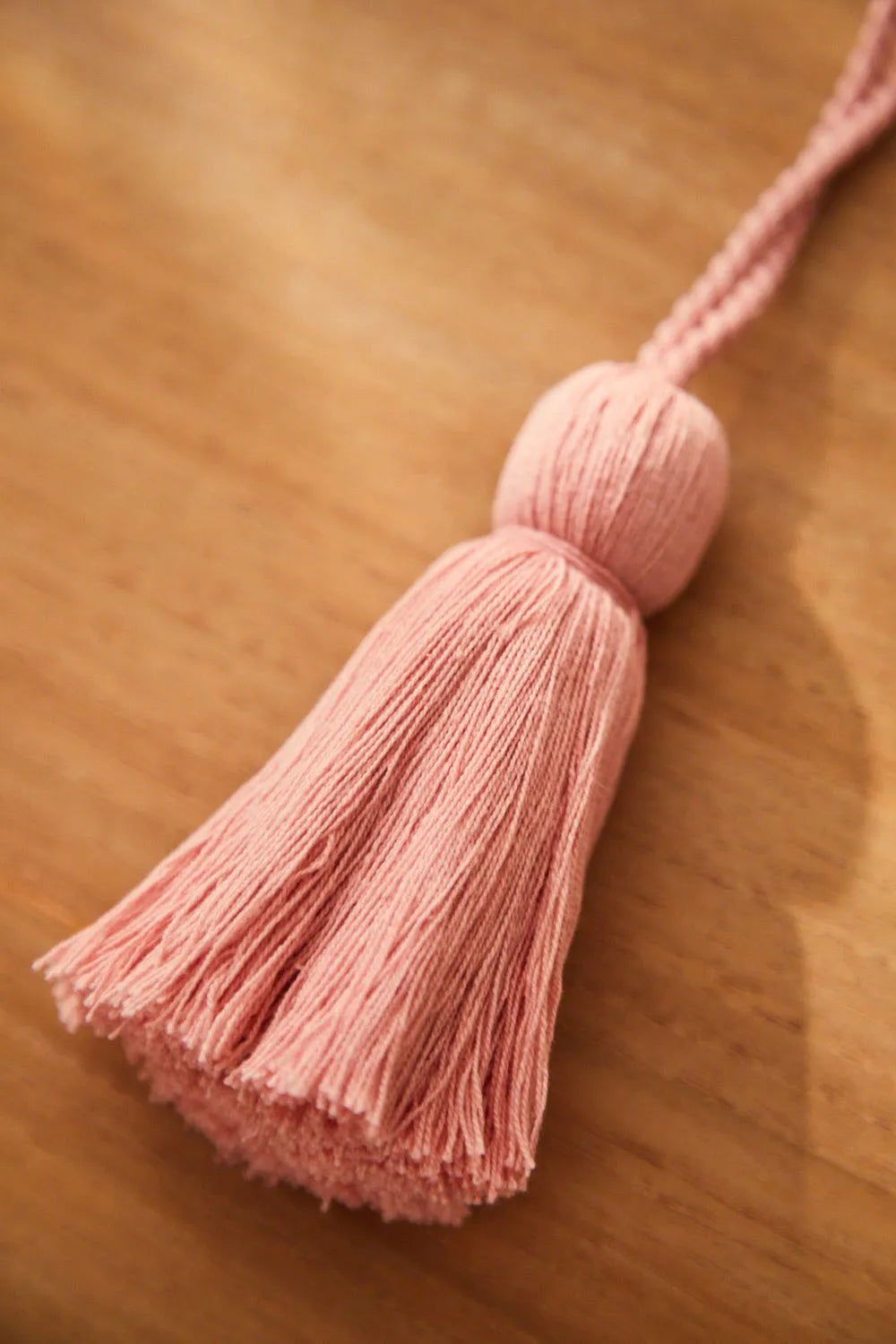 Pompón rosa Horn-Calma House