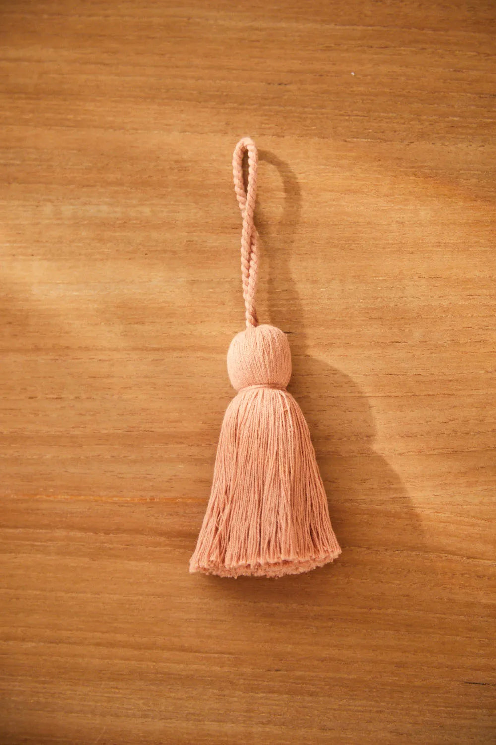 Pompón salmón Horn-Calma House