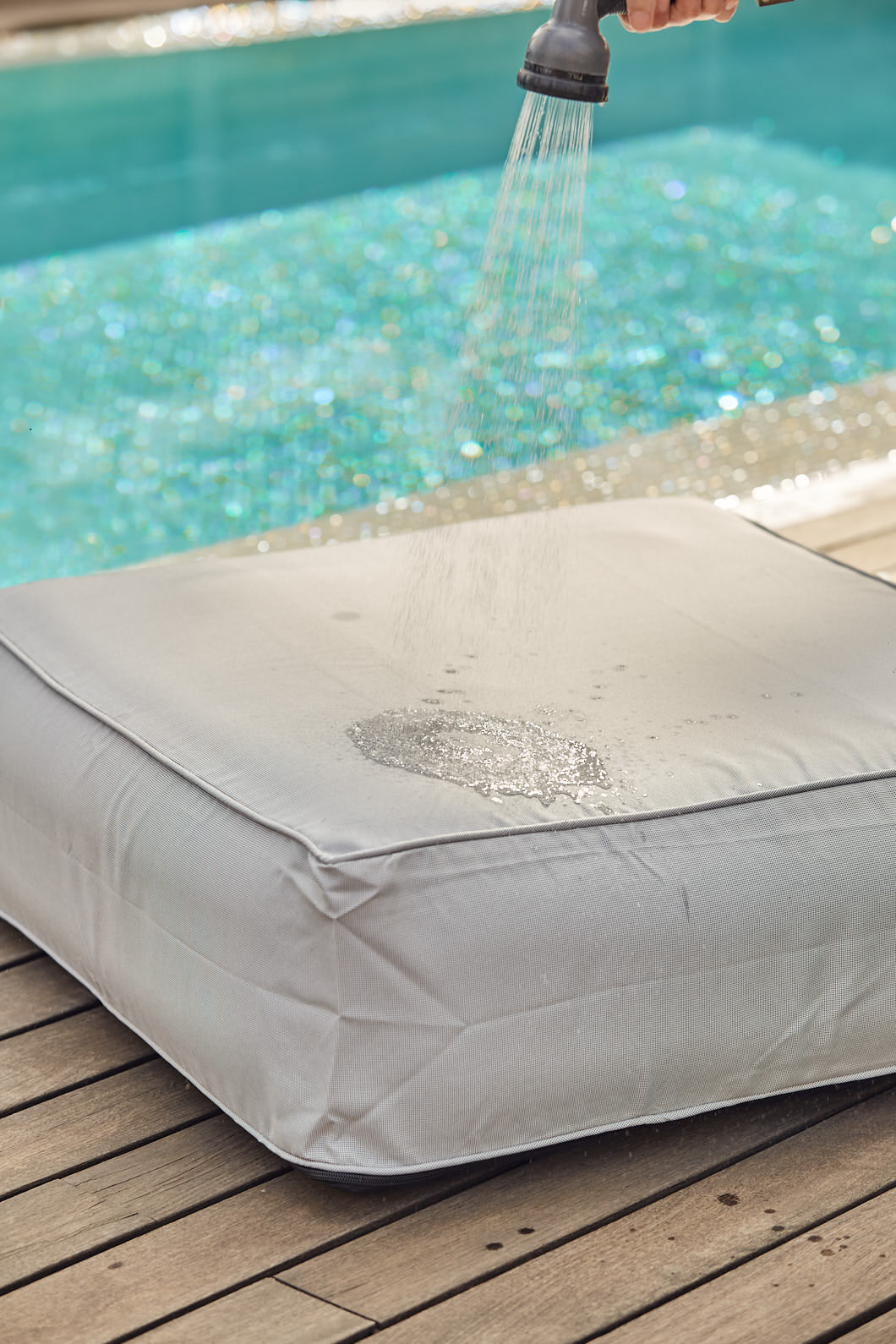 Puf hinchable resistente al agua gris Cloud-Calma House