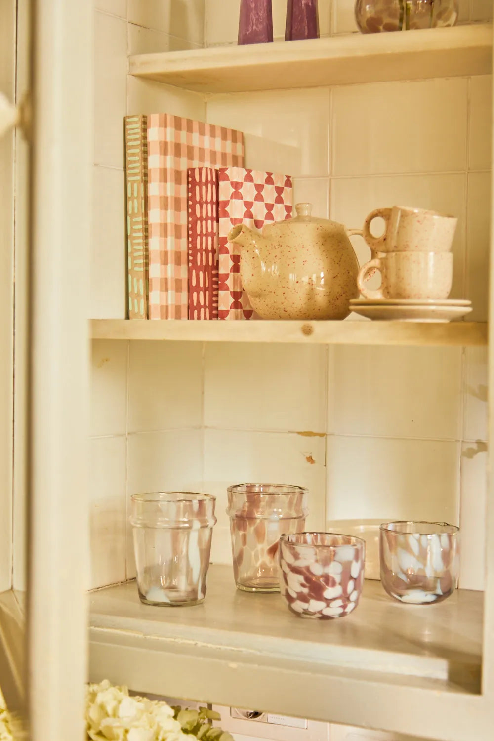 Set de 2 tazas de café de cerámica y plato Chip-Calma House